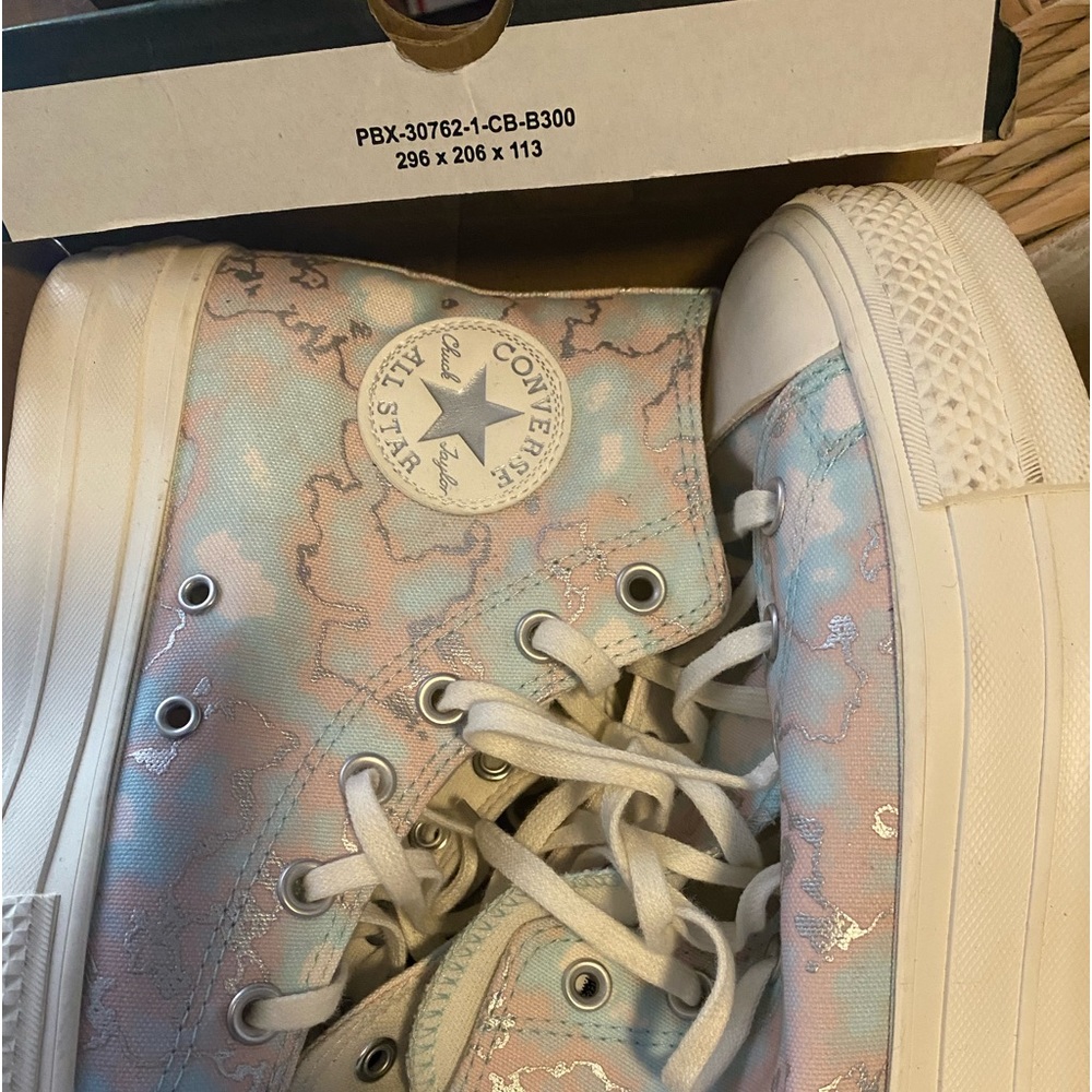 NEW Converse Sky Blue Design High Top Women’s size 9